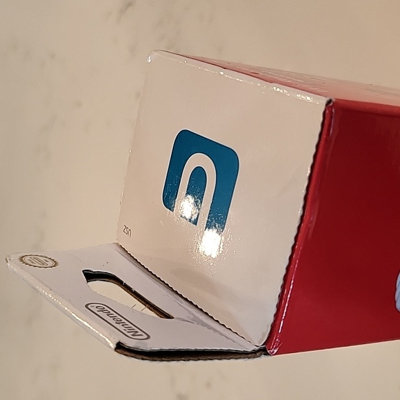 Sealed Mario Wii Controller Plus! - Picture 4 of 6